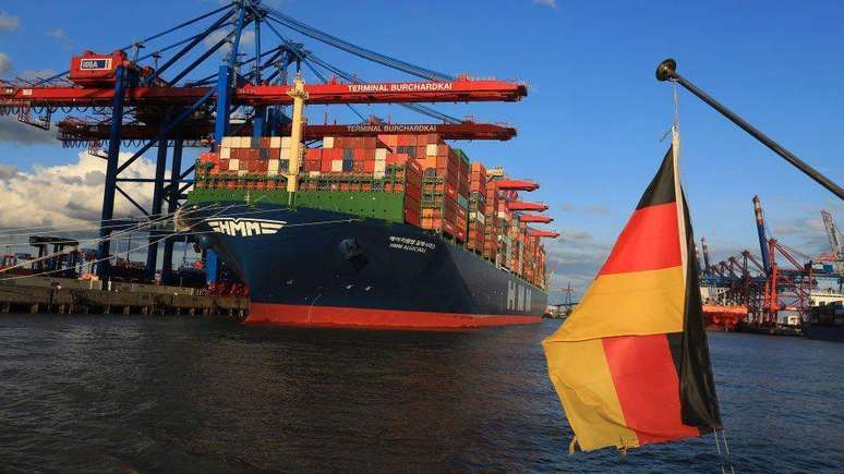 As exportações, tradicionalmente um ponto forte da economia alemã, têm diminuído