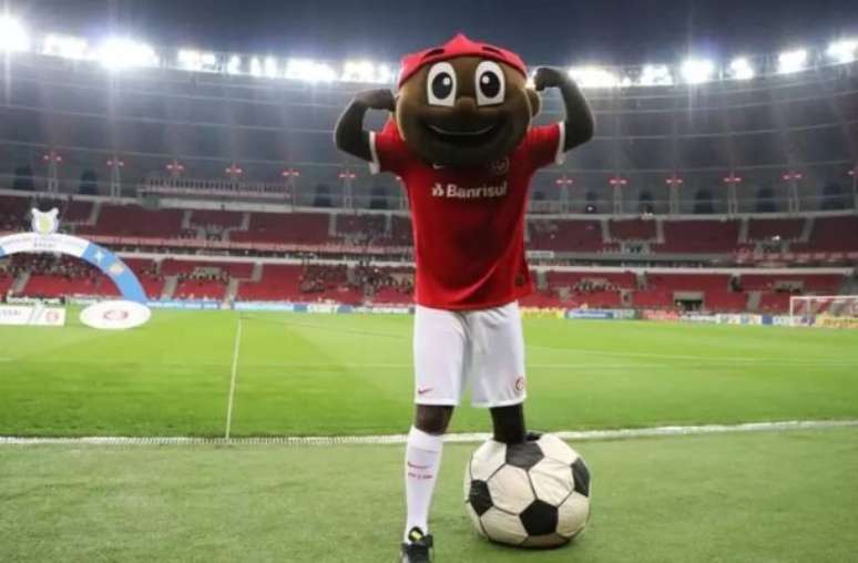 A jornalista Gisele Kümpel acusou o mascote do Inter de importunação sexual