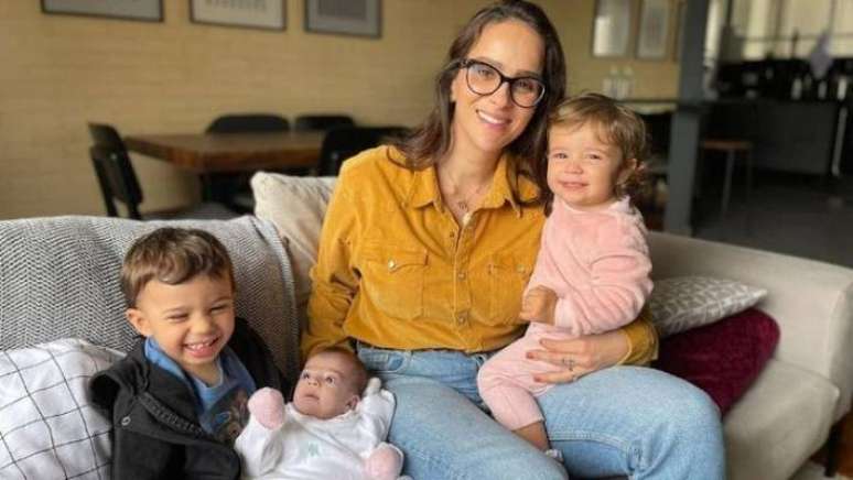 Letícia Cazarré com os filhosGaspar,Madalena e Maria Guilhermina.