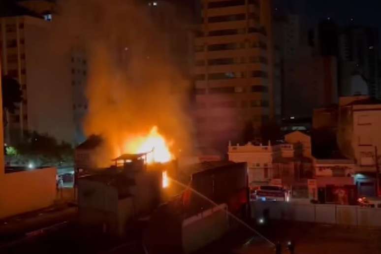 Incêndio no bairro Santa Cecília (SP) deixou uma vítima carbonizada