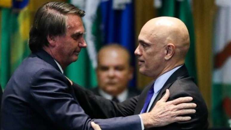 Bolsonaro e Alexandre de Moraes trocaram aperto de mão em posse de ministros do TST