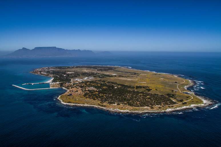 Vista área de Robben Island, que tem 5,4 km de comprimento e 2,5 km de largura