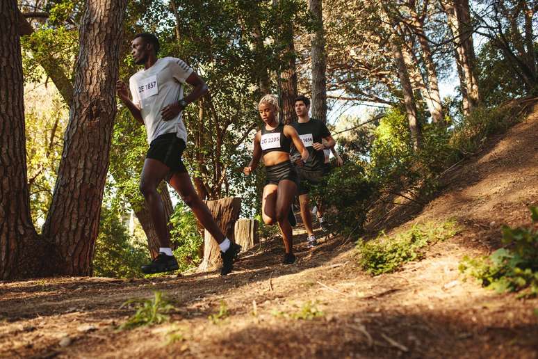 Subir e descer morros durante os treinos pode ajudar a aumentar a velocidade do atleta, segundo a corredora Ciara Mageean