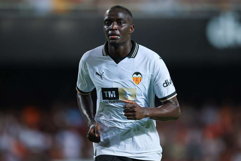 Valencia report that Diakhaby has dislocated his right knee