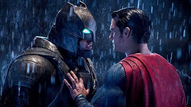 How epic would Batman and Superman be as superheroes in the world of Dragon Ball?