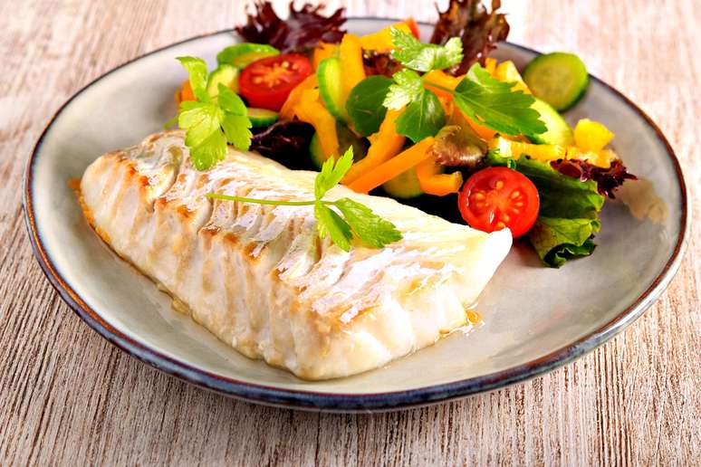Discover 5 health benefits of cod and 5 recipes with this fish