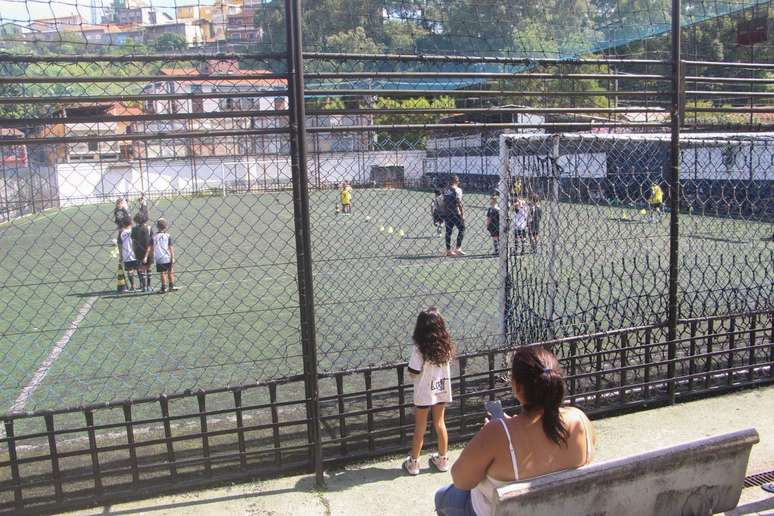 Daniel e o irmão frequentaram esta escolinha de futebol em Taboão da Serra, às margens da rodovia Régis Bittencourt