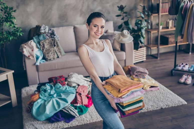 Voc&ecirc; pode doar roupas e cobertas em bom estado para organiza&ccedil;&otilde;es que ajudam pessoas necessitadas 