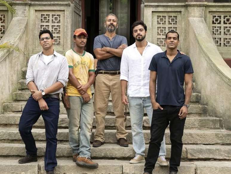 José Inocêncio and his children in the second phase of Renascer (Image: Divulgação/TV Globo/Manoella Mello)
