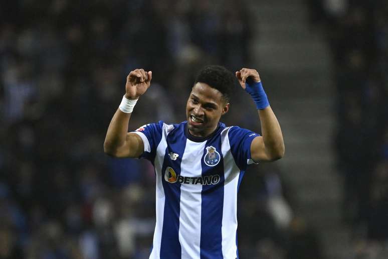 Wendell comemora gol na vitória do Porto sobre o Benfica 