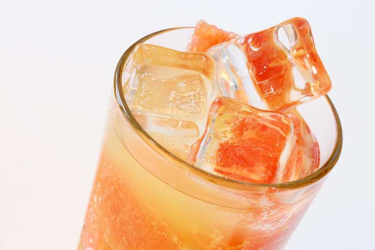 Veja como a bebida gelada pode prejudicar a saúde da garganta