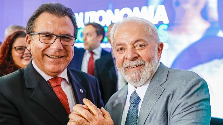 Marinho e Lula estiveram juntos em cerimônia nesta segunda-feira, 4