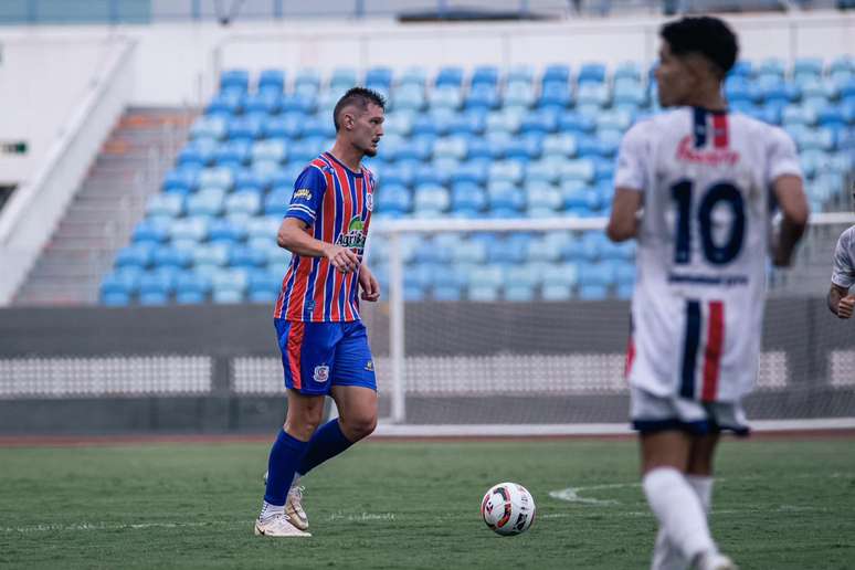 Zagueiro defende a equipe goiana 