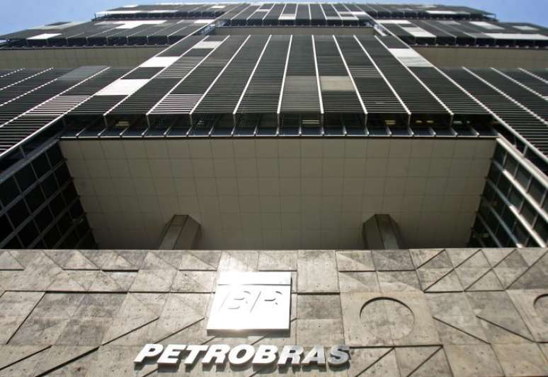 Atualmente, a política da Petrobras é distribuir 45% do fluxo de caixa livre.