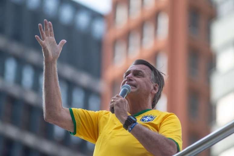 'Golpe usando a Constituição?', diz Bolsonaro em ato na Avenida Paulista, sobre conteúdo da 'minuta golpista'.