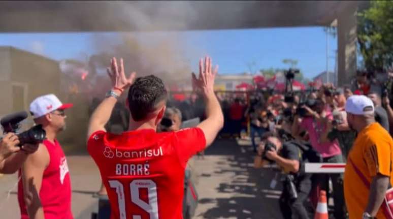 Borré desembarca em Porto Alegre 