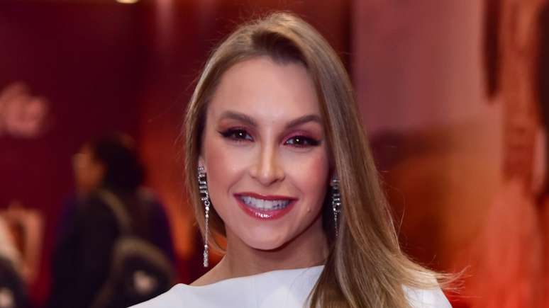 Carla Diaz almost shows too much with a very short look: ‘Exceptional’