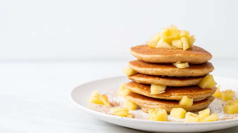 How to prepare apple protein pancakes: easy and tasty recipe