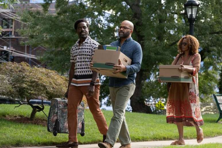 Sterling K. Brown, Jeffrey Wright e Erika Alexander em 'Ficção Americana'.