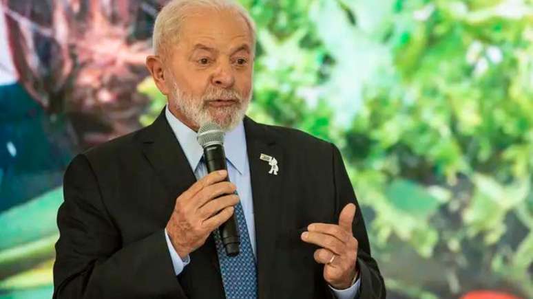 O presidente Luiz Inácio Lula da Silva teve pequena queda no índice de aprovação, segundo pesquisa Quaest