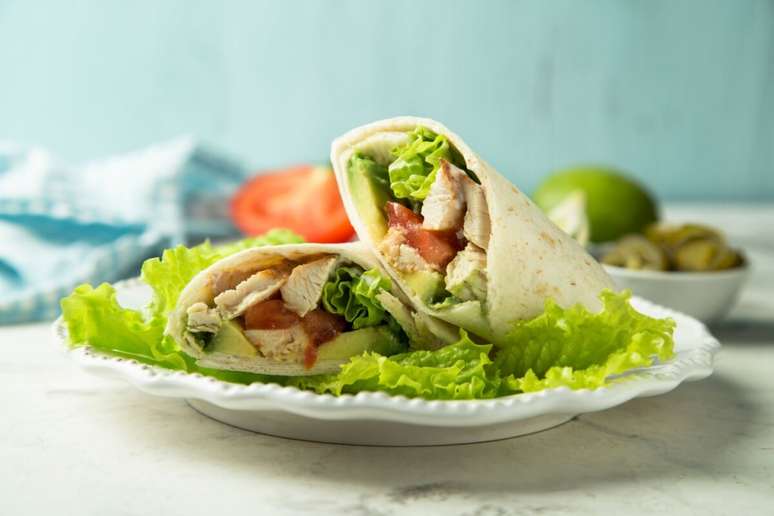 Wrap de frango e abacate