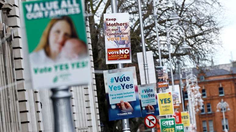 "O lugar da mulher é onde ela quiser, e nada menos do que isso é aceitável em nossa Constituição", disse a diretora do Conselho Nacional das Mulheres da Irlanda