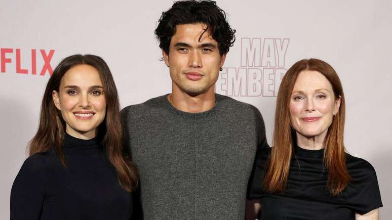 As estrelas de Segredos de Um Escândalo: Natalie Portman, Charles Melton e Julianne Moore