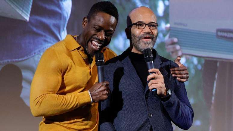 Sterling K Brown (à esquerda) e Jeffrey Wright estrelam a sátira mordaz American Fiction