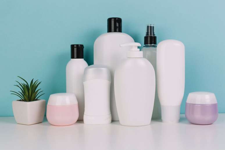 Conheça os principais componentes perigosos à saúde utilizados em produtos de beleza |