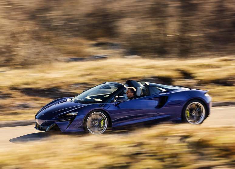 McLaren Artura Spider