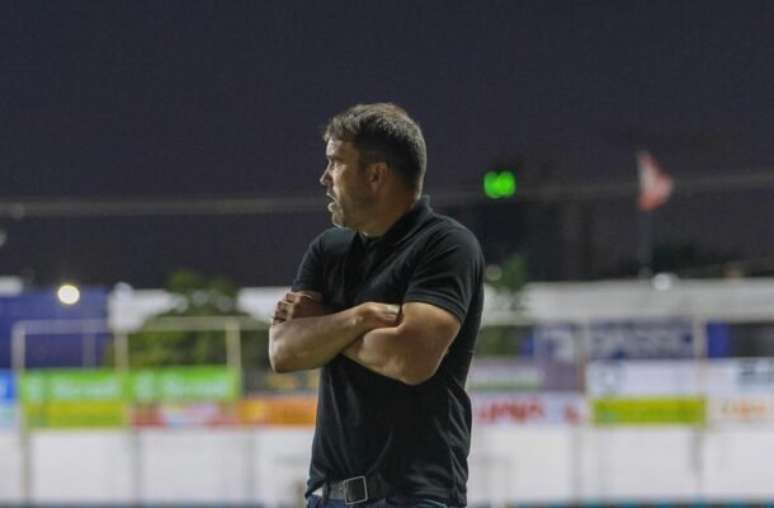 Foto Ricardo Duarte/Internacional - Legenda: Coudet já havia sido suspenso por três jogos pela discussão com China Balbino, técnico do São José