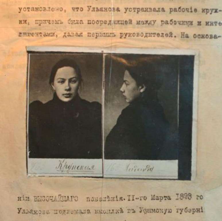 Ficha da mulher de Lênin, Nadezhda Krupskaya, na polícia