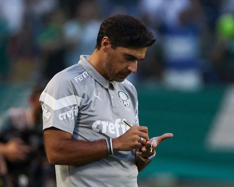 Abel Ferreira durante confronto entre Palmeiras x Botafogo-SP. 