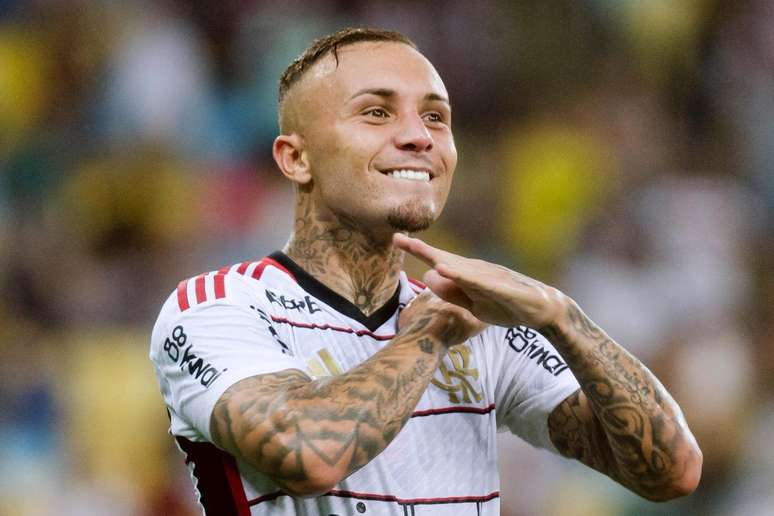 Cebolinha comemorando gol contra o Fluminense.