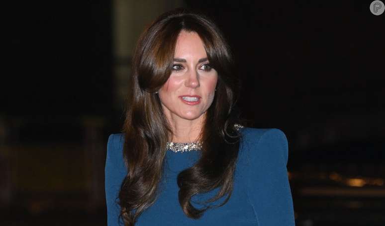 Kate Middleton é flagrada pela primeira vez após polêmica com foto editada e aparência divide opiniões na web.