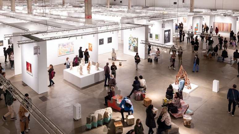 EXPO CHICAGO expõe anualmente obras de arte contemporânea e moderna no Navy Pier