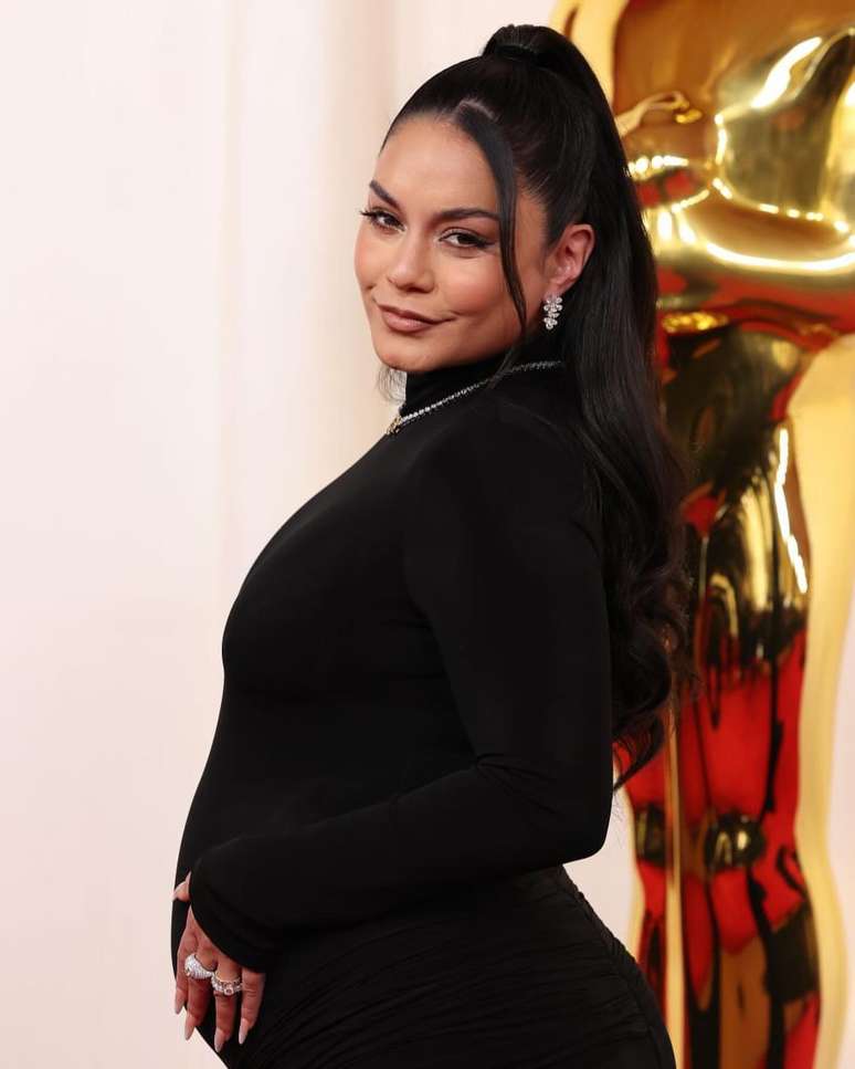 Vanessa Hudgens reveals pregnancy on the 2024 Oscars red carpet
