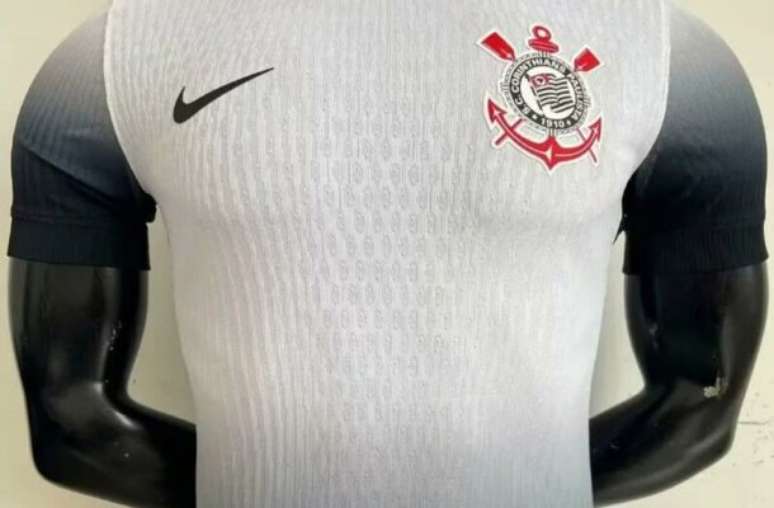 Photos of the possible new Corinthians kit have been leaked onto the internet