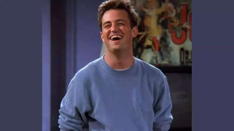 Matthew Perry criou fundo inspirado em personagem de Woody Allen (Imagem: Reprodução/Warner Bros)