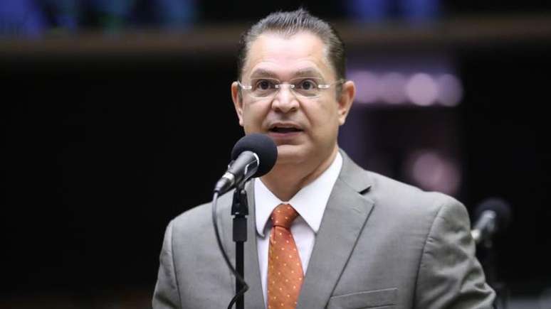 Deputado federal Sóstenes Cavalcante (PL-RJ), da bancada evangélica, diz que seus colegas pretendem avançar com votação de PEC sobre drogas no Congresso após STF pautar julgamento sobre o tema