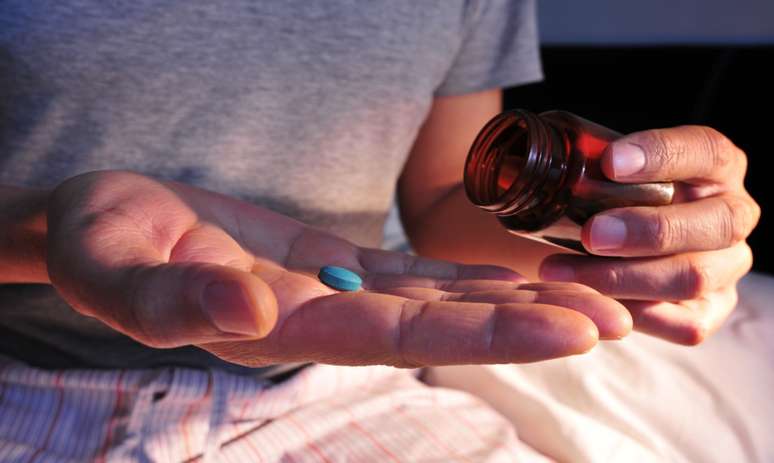 Viagra é um medicamento usado no tratamento da disfunção erétil e da hipertensão pulmonar.