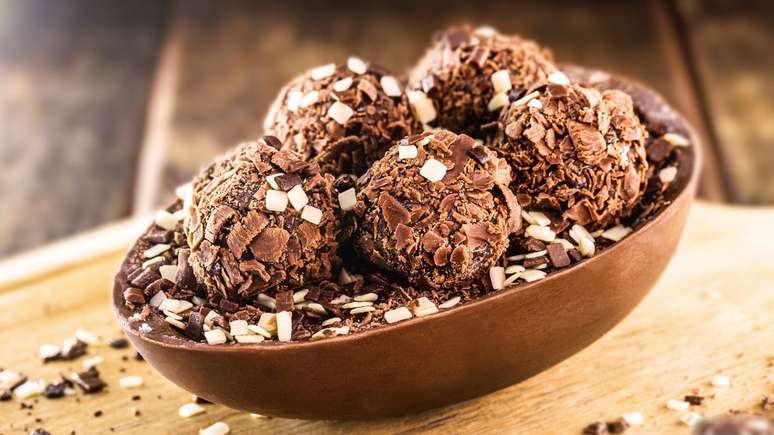 Ovo de colher de nutella com Ferrero Rocher – Foto: Shutterstock