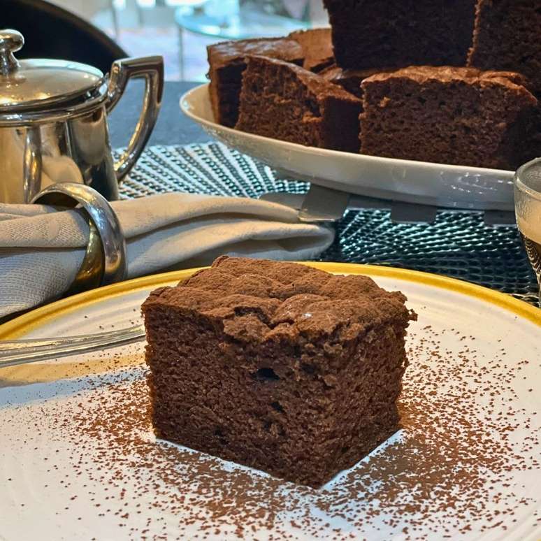 Gingerbread flavored chocolate cake, with water, the most tender Gingerbread flavored chocolate cake, with water, the most tender