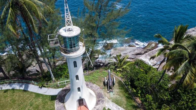 Com uma extensão de 36 mil metros quadrados e 74 anos de história, a Ilha dos Arvoredos destaca-se como um laboratório ecológico a céu aberto