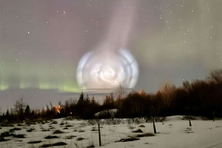 Foguete da SpaceX criou espiral no céu