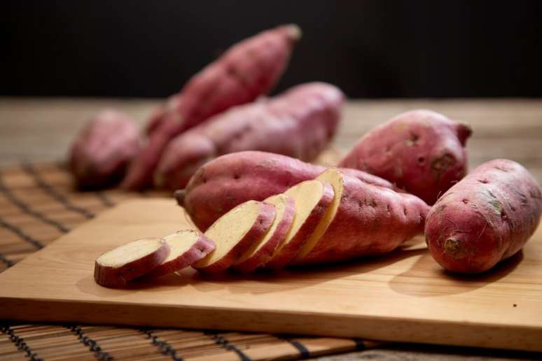 A batata-doce é rica em nutrientes que favorecem o corpo