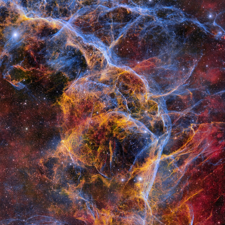 Remanescente de supernova da Vela e seus filamentos de gás (Imagem: Reprodução/CTIO/NOIRLab/DOE/NSF/AURA T.A. Rector (University of Alaska Anchorage/NSF’s NOIRLab), M. Zamani & D. de Martin (NSF’s NOIRLab)