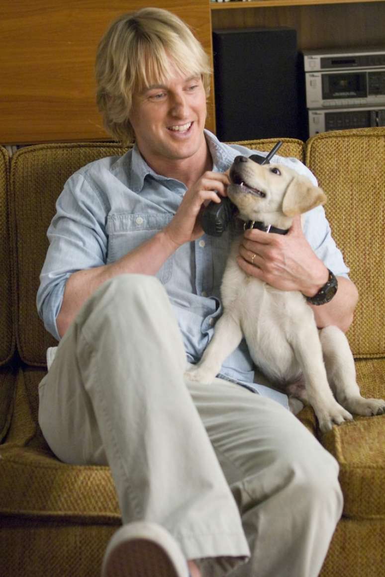 2008 - Owen Wilson intepreta John Grogan com um dos 22 cães que atuaram em 'Marley & Eu' CRÉDITO: 20th Century Fox/Divulgação