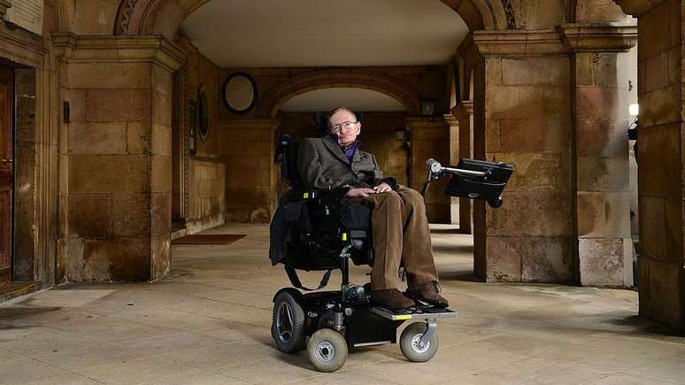 Hawking trabalhou com base nas ideias de Einstein