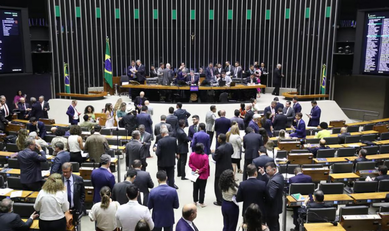 A Câmara durante a votação da isenção do Imposto de Renda